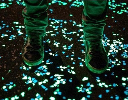 Spooky effect of glow in the dark pathways